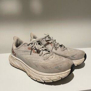 Hoka Arahi Gray Running Shoes